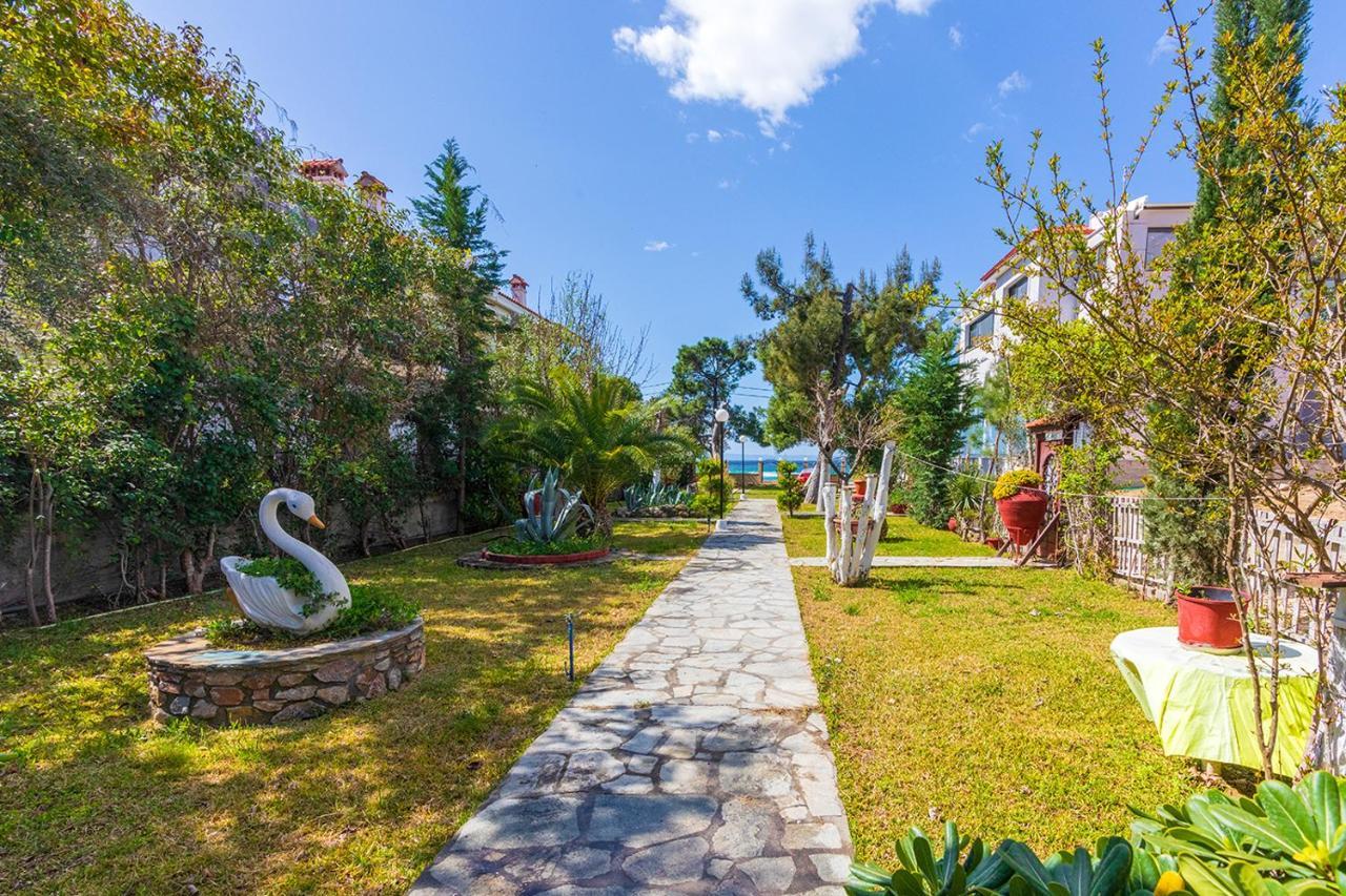 Galazia Akti Seaside Apartments 니키티 외부 사진