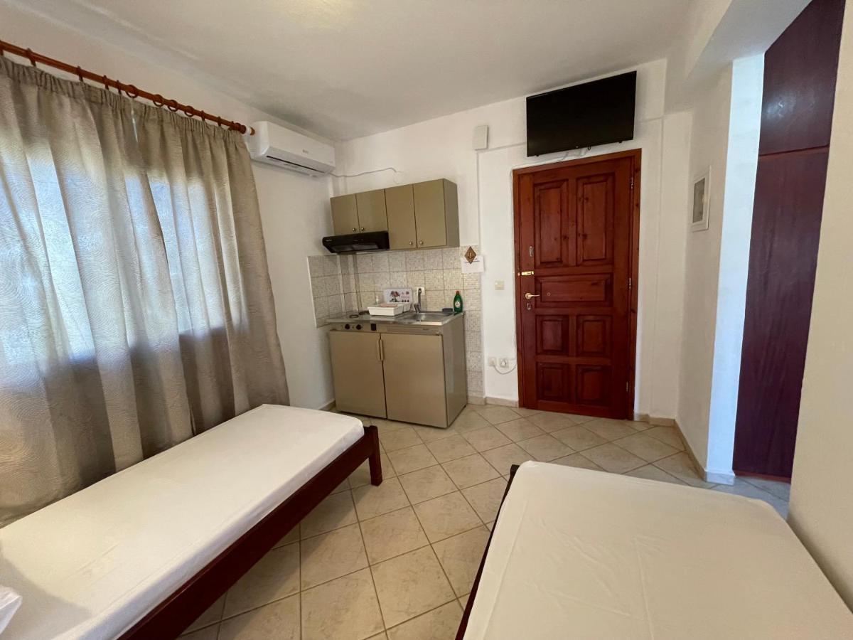 Galazia Akti Seaside Apartments 니키티 외부 사진