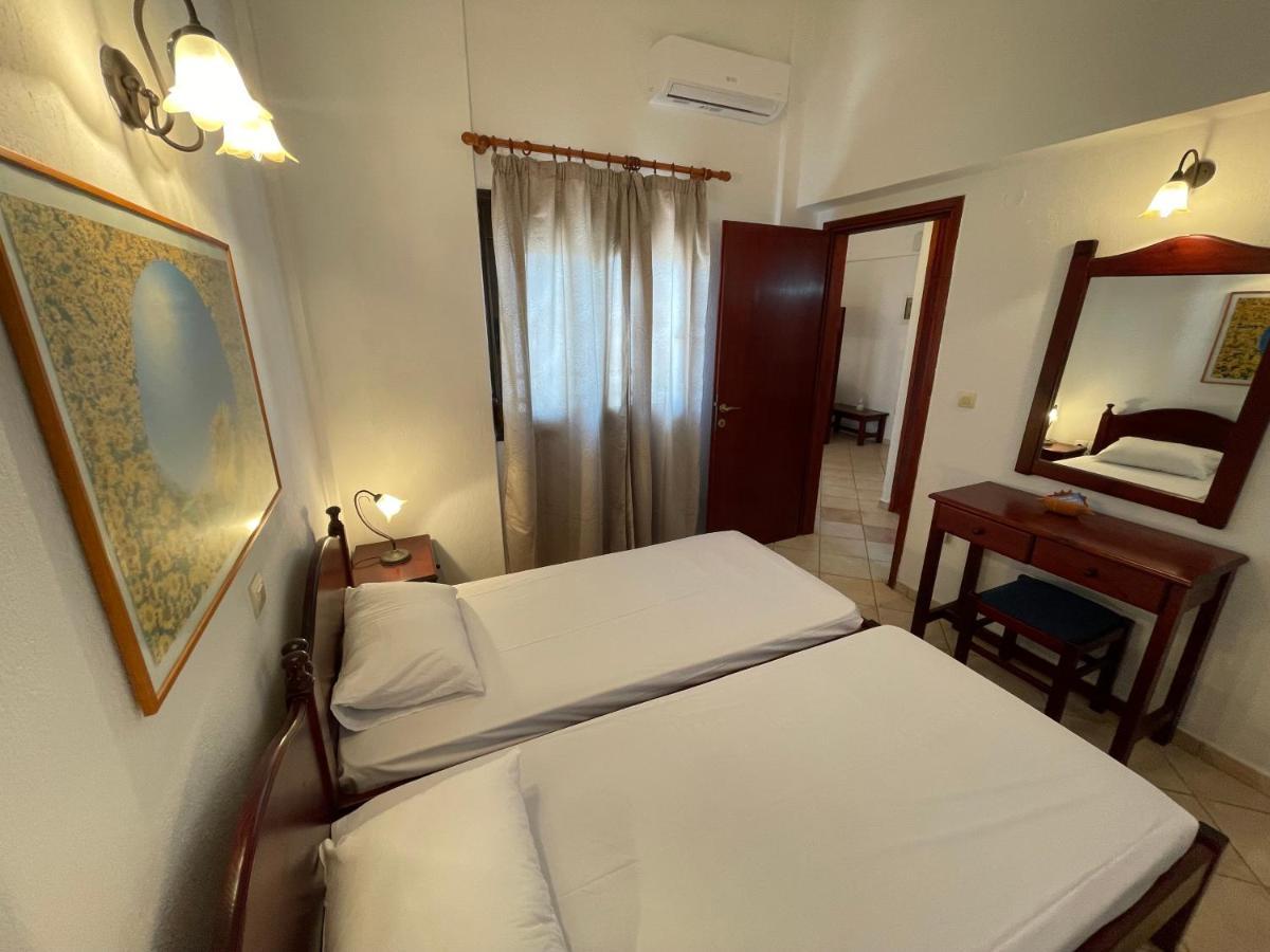 Galazia Akti Seaside Apartments 니키티 외부 사진