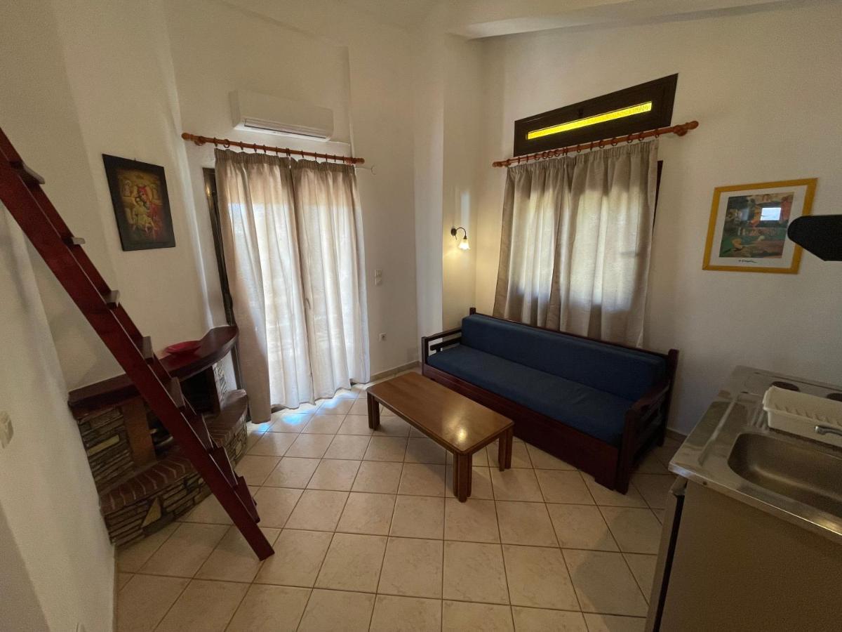 Galazia Akti Seaside Apartments 니키티 외부 사진