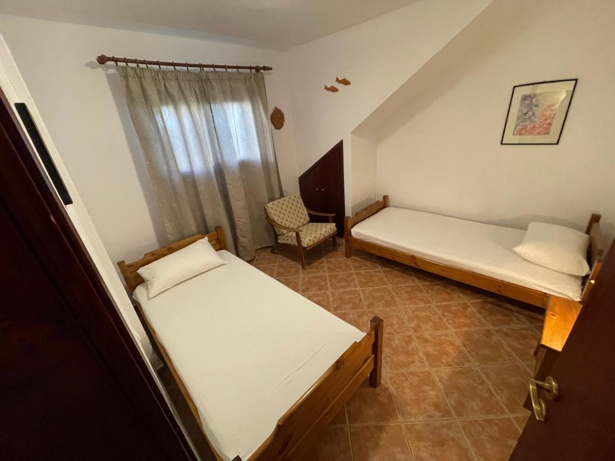 Galazia Akti Seaside Apartments 니키티 외부 사진