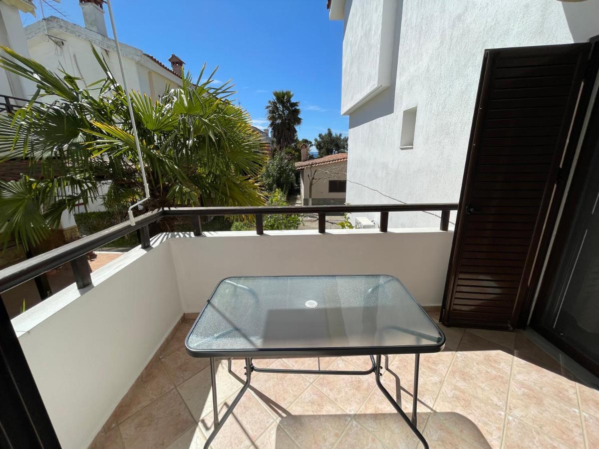 Galazia Akti Seaside Apartments 니키티 외부 사진