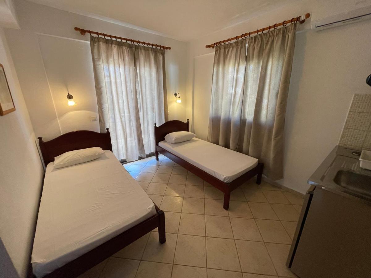 Galazia Akti Seaside Apartments 니키티 외부 사진