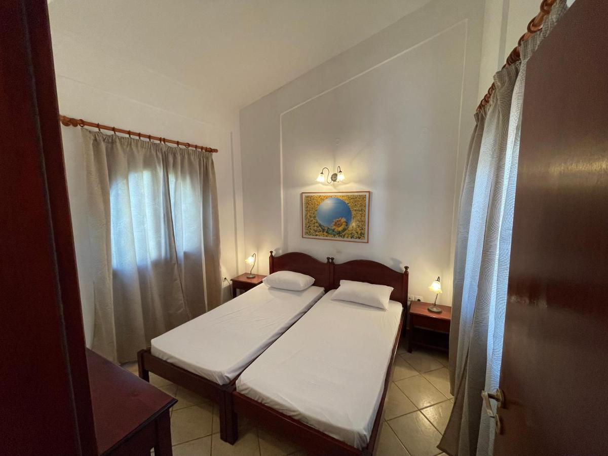 Galazia Akti Seaside Apartments 니키티 외부 사진