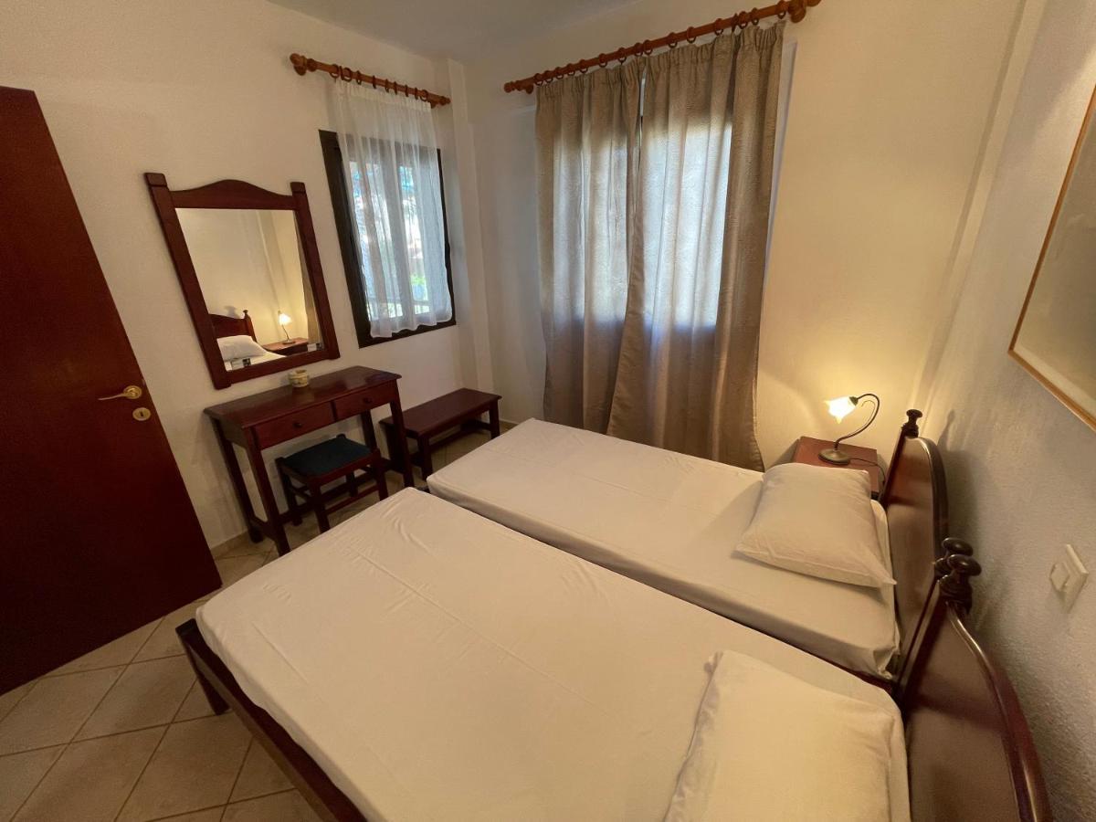 Galazia Akti Seaside Apartments 니키티 외부 사진