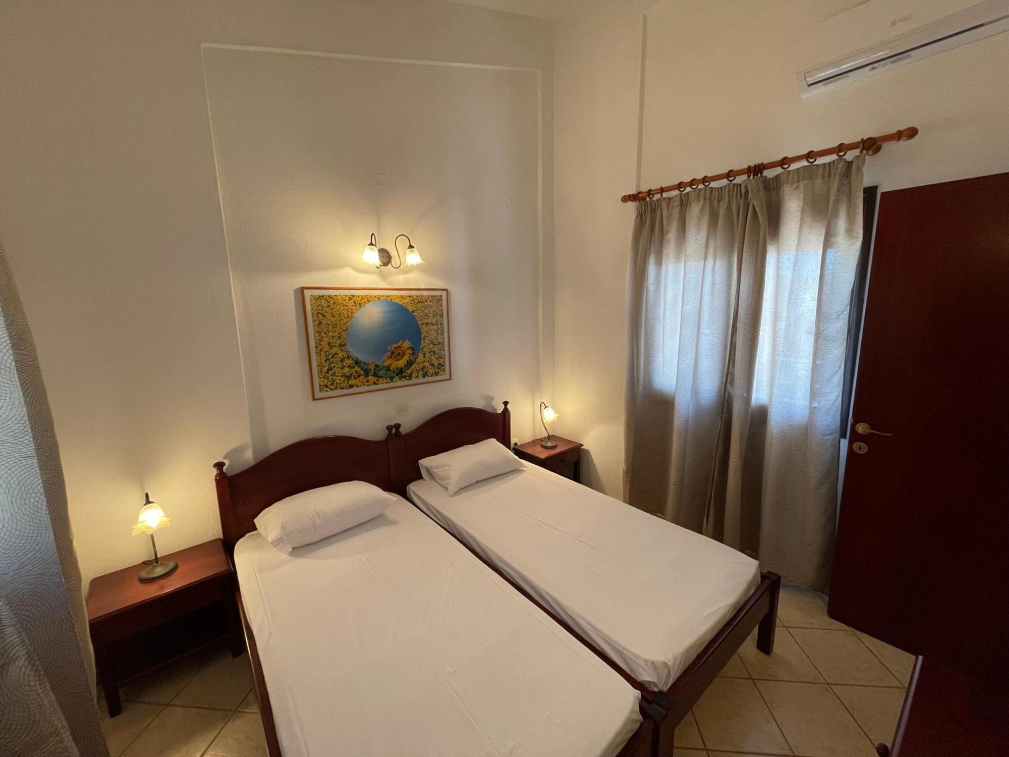 Galazia Akti Seaside Apartments 니키티 객실 사진