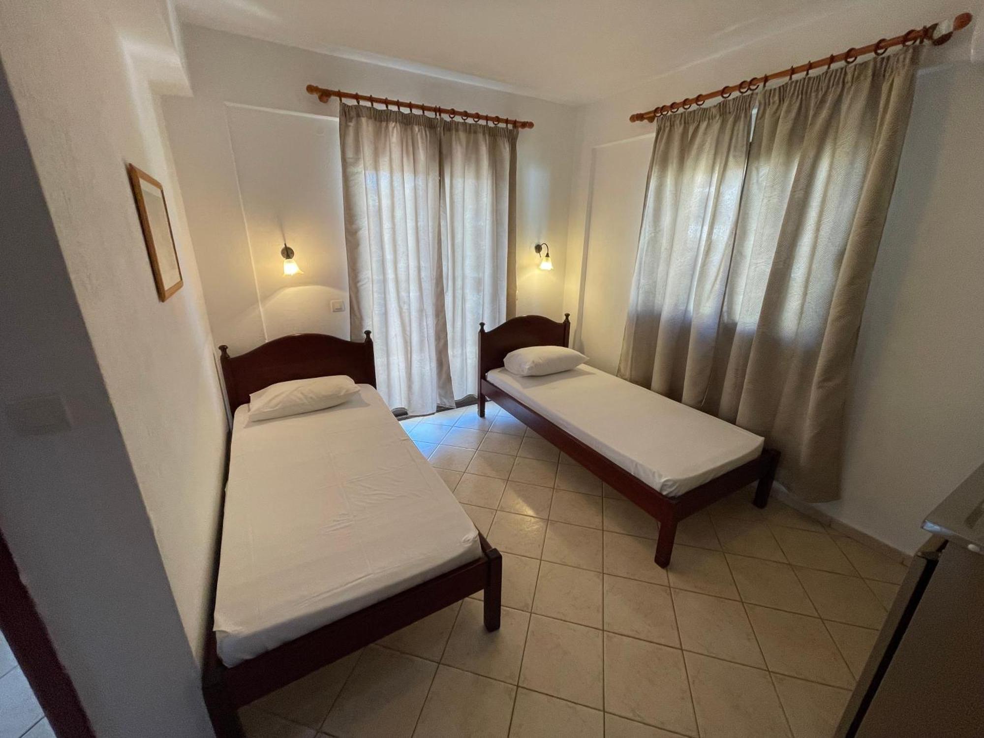 Galazia Akti Seaside Apartments 니키티 객실 사진